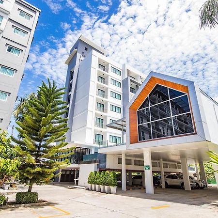 Phavina Hotel Rayong Sha Extra Plus Bagian luar foto