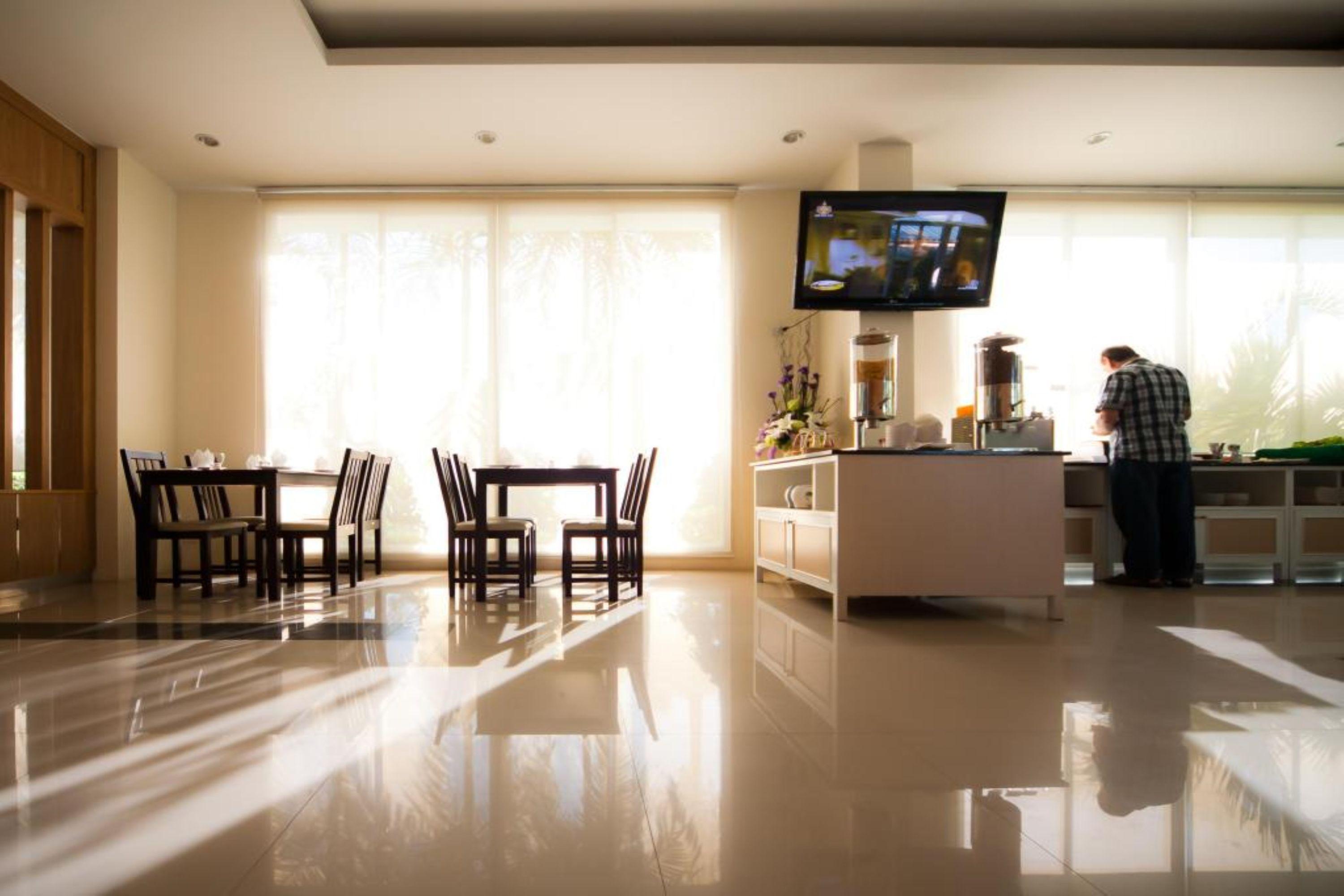 Phavina Hotel Rayong Sha Extra Plus Bagian luar foto