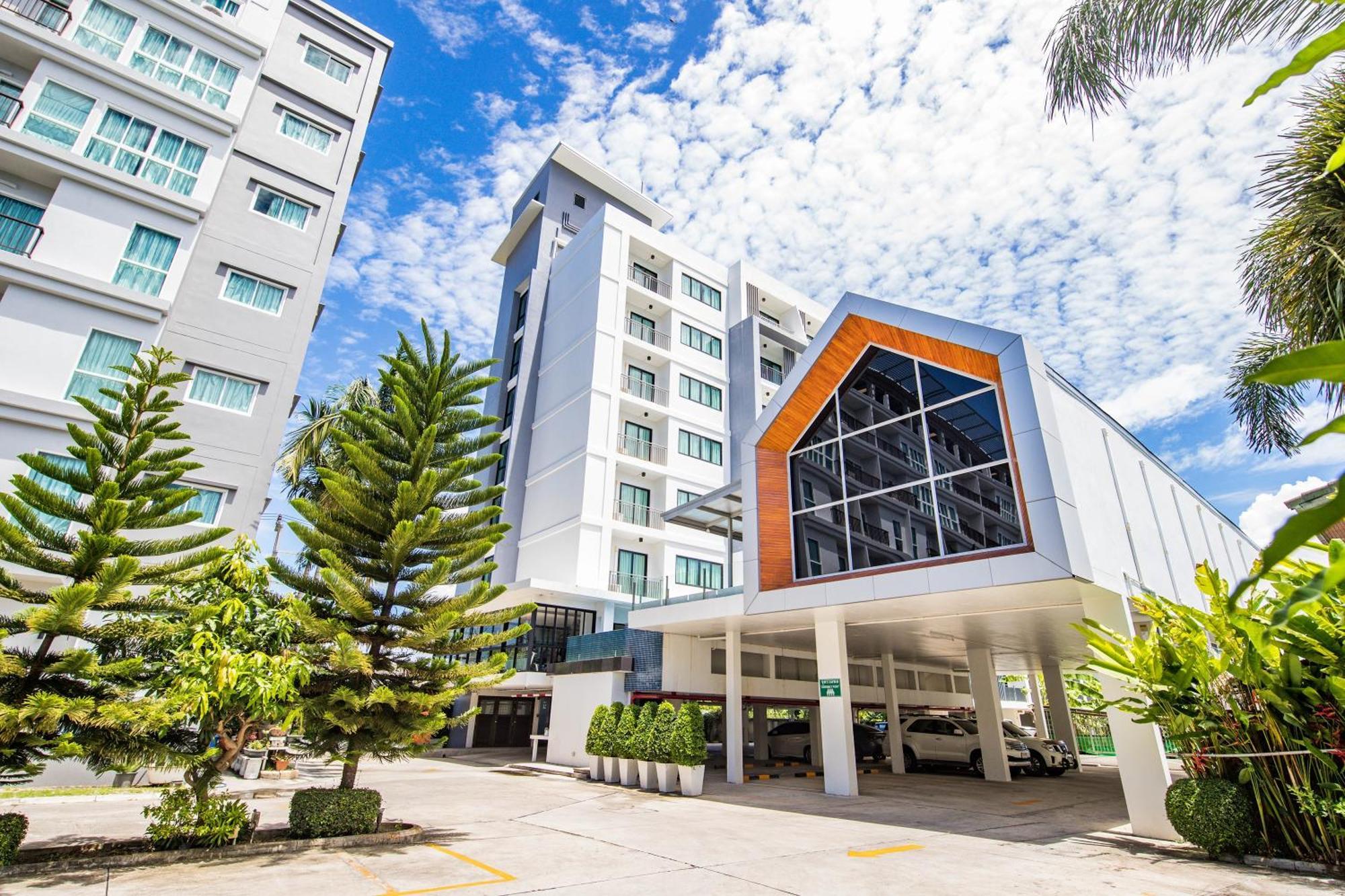 Phavina Hotel Rayong Sha Extra Plus Bagian luar foto