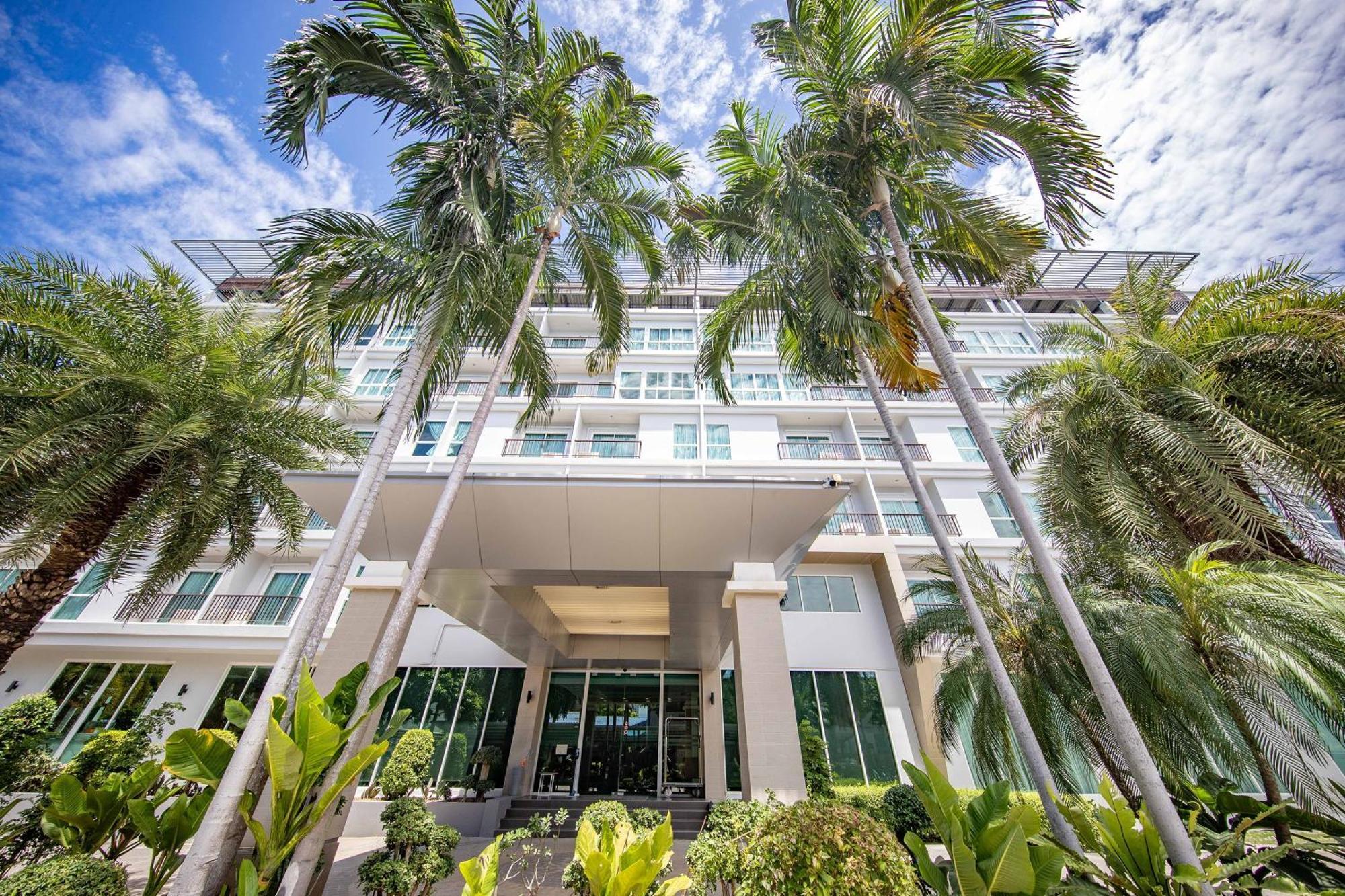 Phavina Hotel Rayong Sha Extra Plus Bagian luar foto