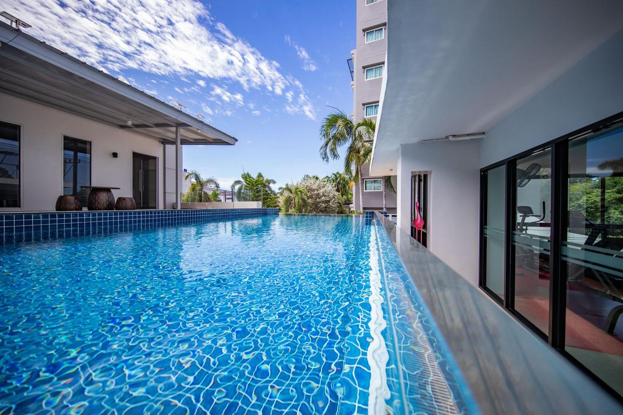 Phavina Hotel Rayong Sha Extra Plus Bagian luar foto