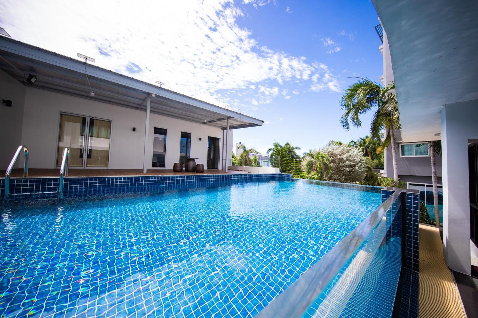 Phavina Hotel Rayong Sha Extra Plus Bagian luar foto