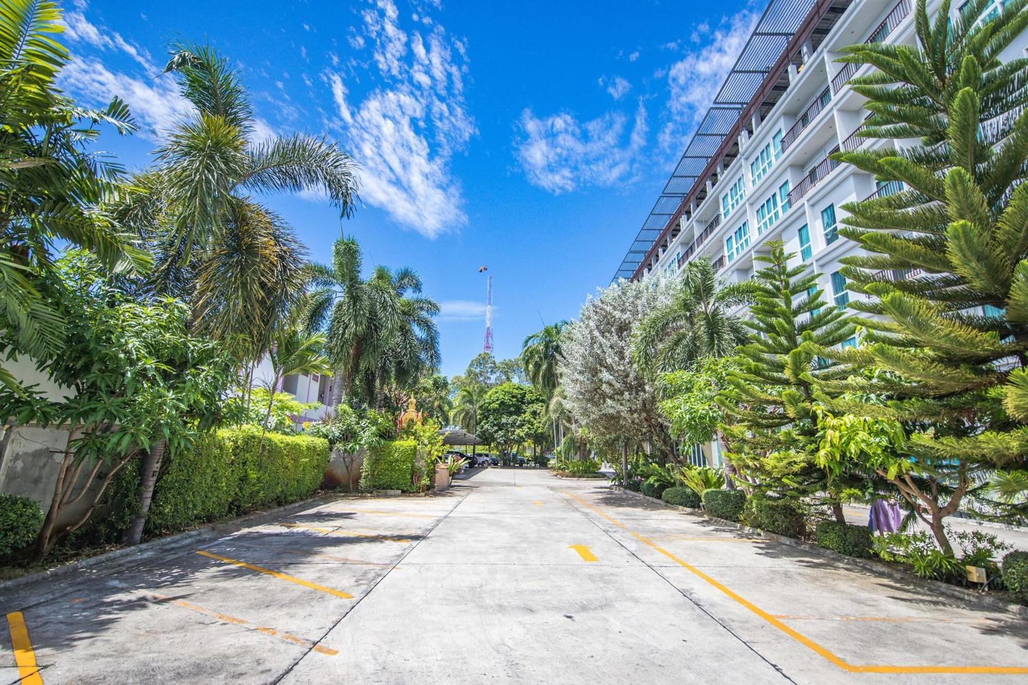 Phavina Hotel Rayong Sha Extra Plus Bagian luar foto