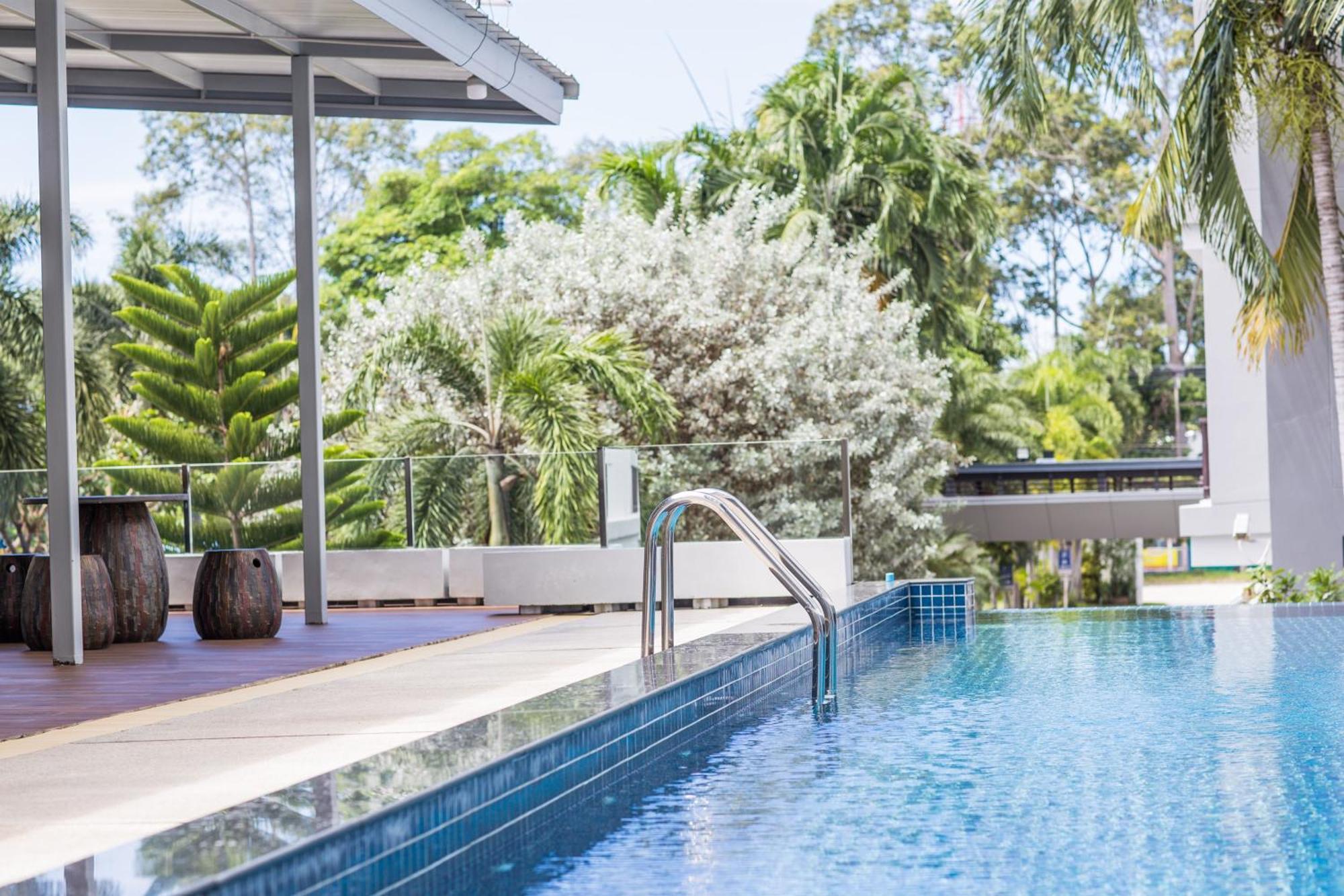 Phavina Hotel Rayong Sha Extra Plus Bagian luar foto