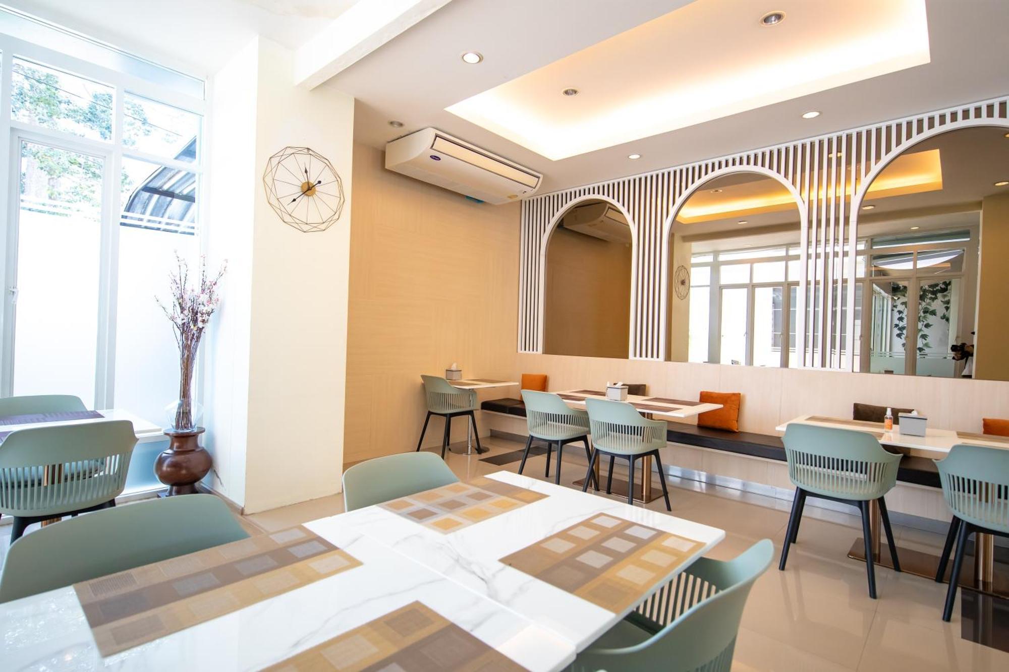 Phavina Hotel Rayong Sha Extra Plus Bagian luar foto