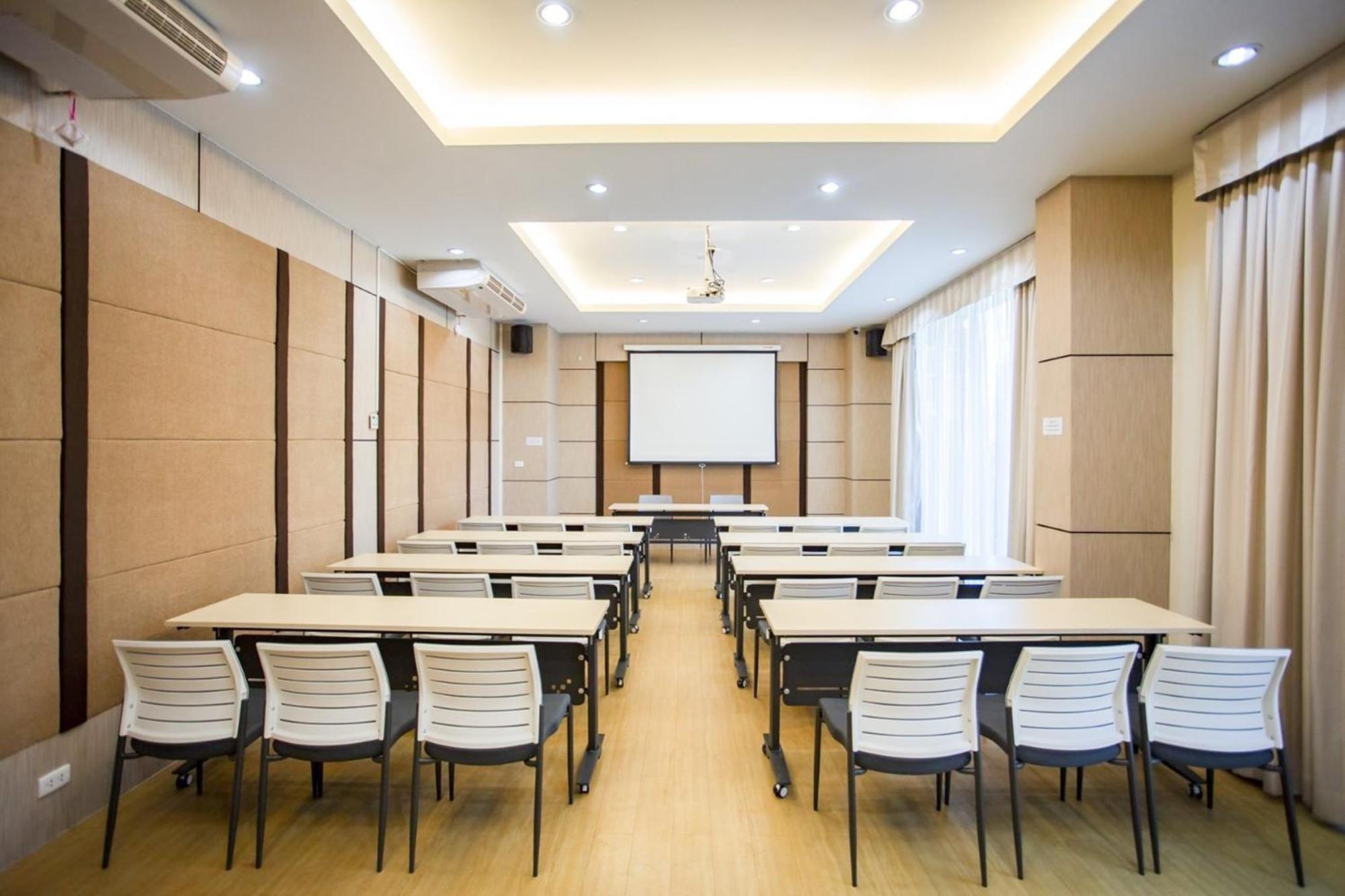 Phavina Hotel Rayong Sha Extra Plus Bagian luar foto