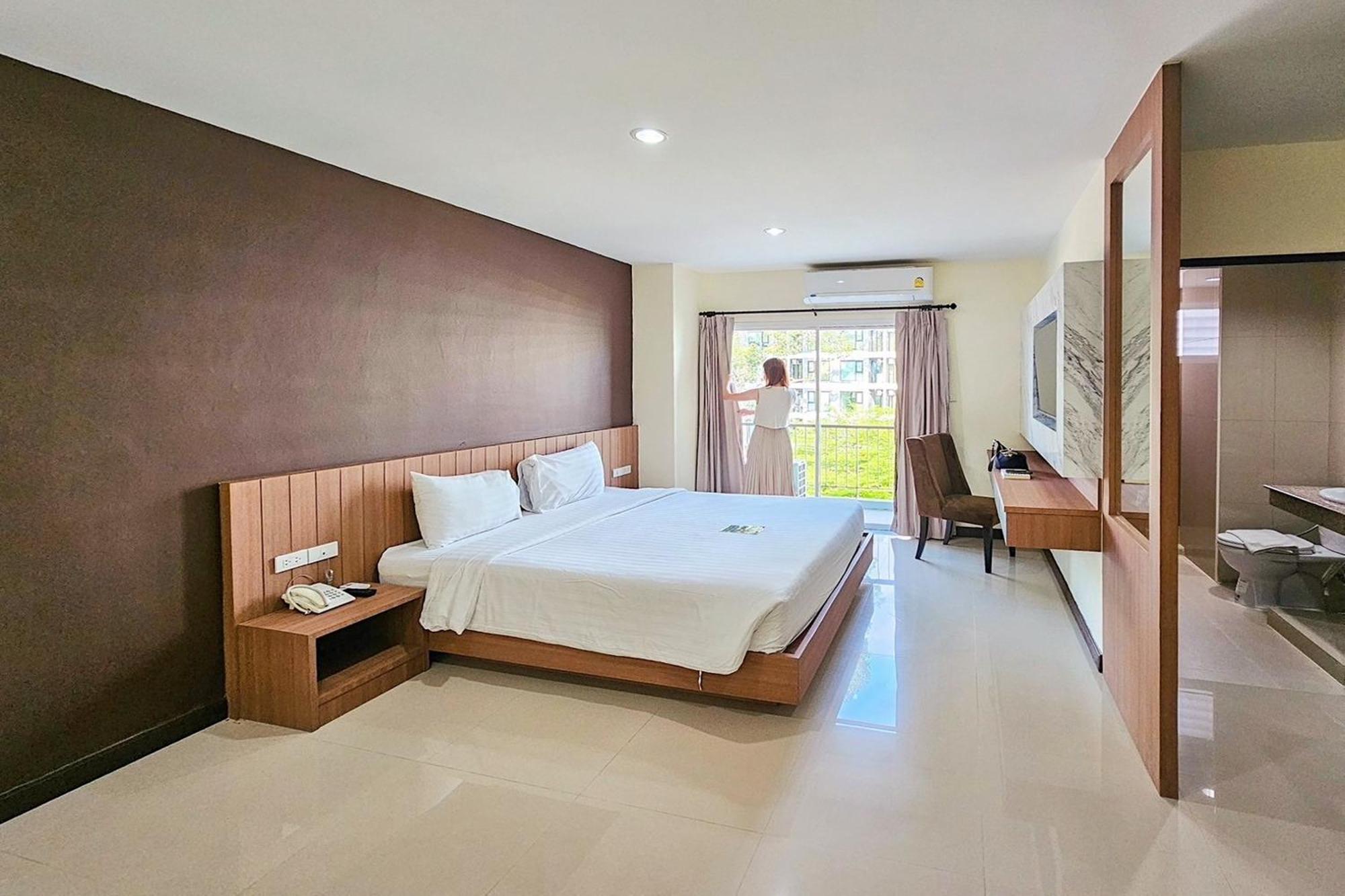 Phavina Hotel Rayong Sha Extra Plus Bagian luar foto